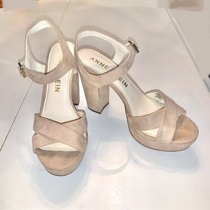 Anne Klein stewpot, open toe chunky heel -size 9